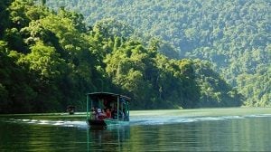 Boat trip in Ba Be National Park