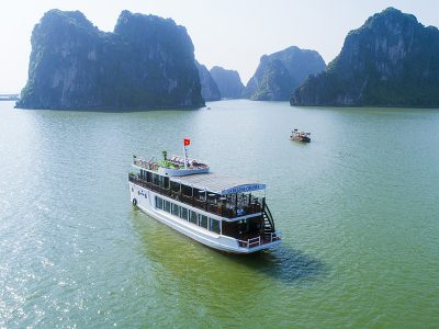 La Regina Day Cruise in Lan Ha Bay
