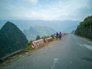Ma Pi Leng is a majestic landscape, where people in the stone plateau show their strange vitality